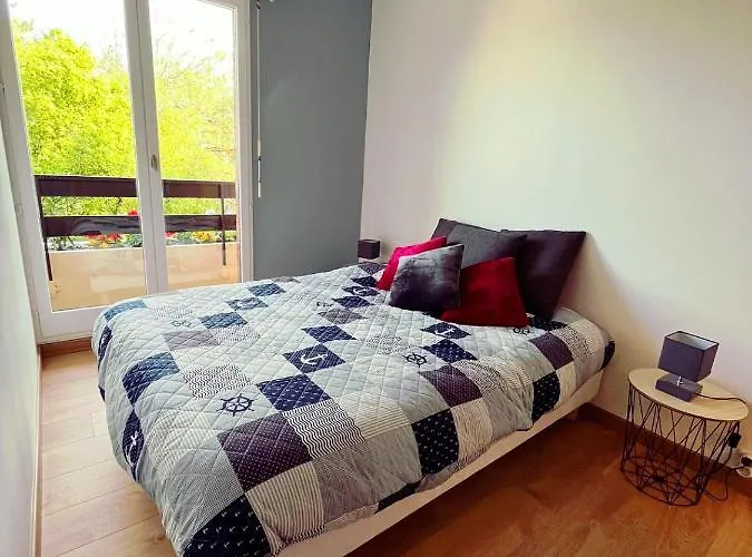 Calme Et Arboree Proche De La *