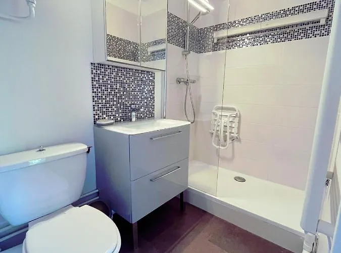 Calme Et Arboree Proche De La