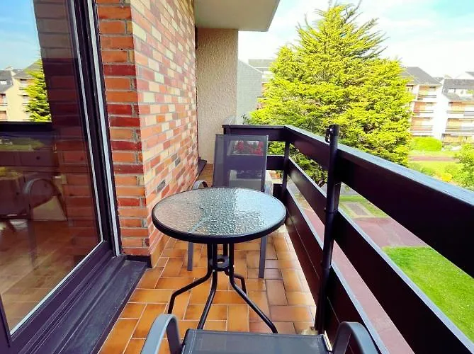 Calme Et Arboree Proche De La *