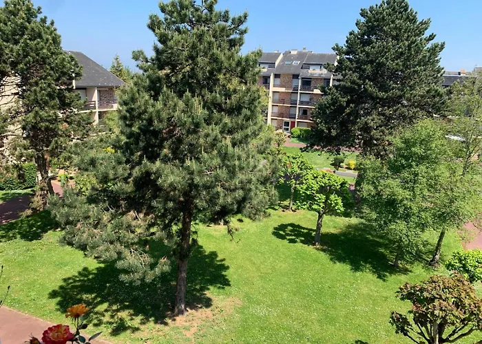 Апартаменты Calme Et Arboree Proche De La Кабур