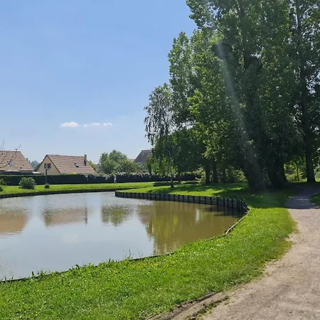 Calme Et Arboree Proche De La Apartament