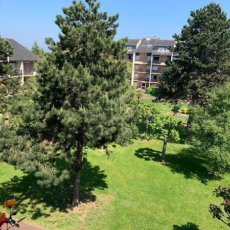 Apartament Calme Et Arboree Proche De La Cabourg