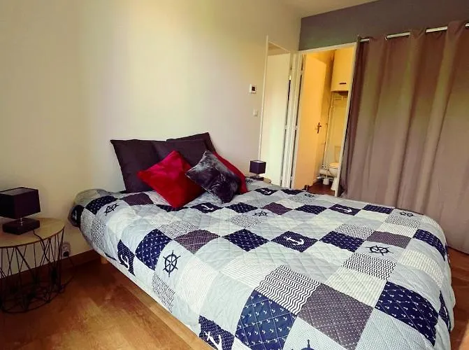 Calme Et Arboree Proche De La *